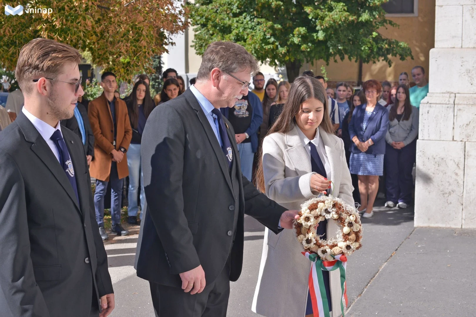 25-09-22_foldes_emlektabla_koszoruzas_20250918-ot_11