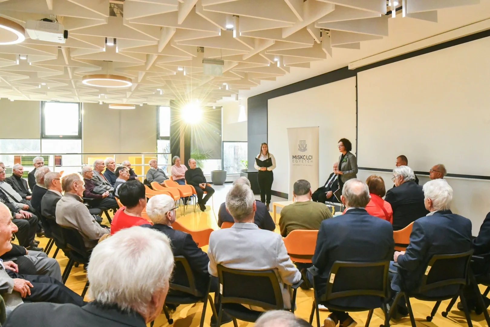 25-12-01_meafc-könyvbemutató (2)