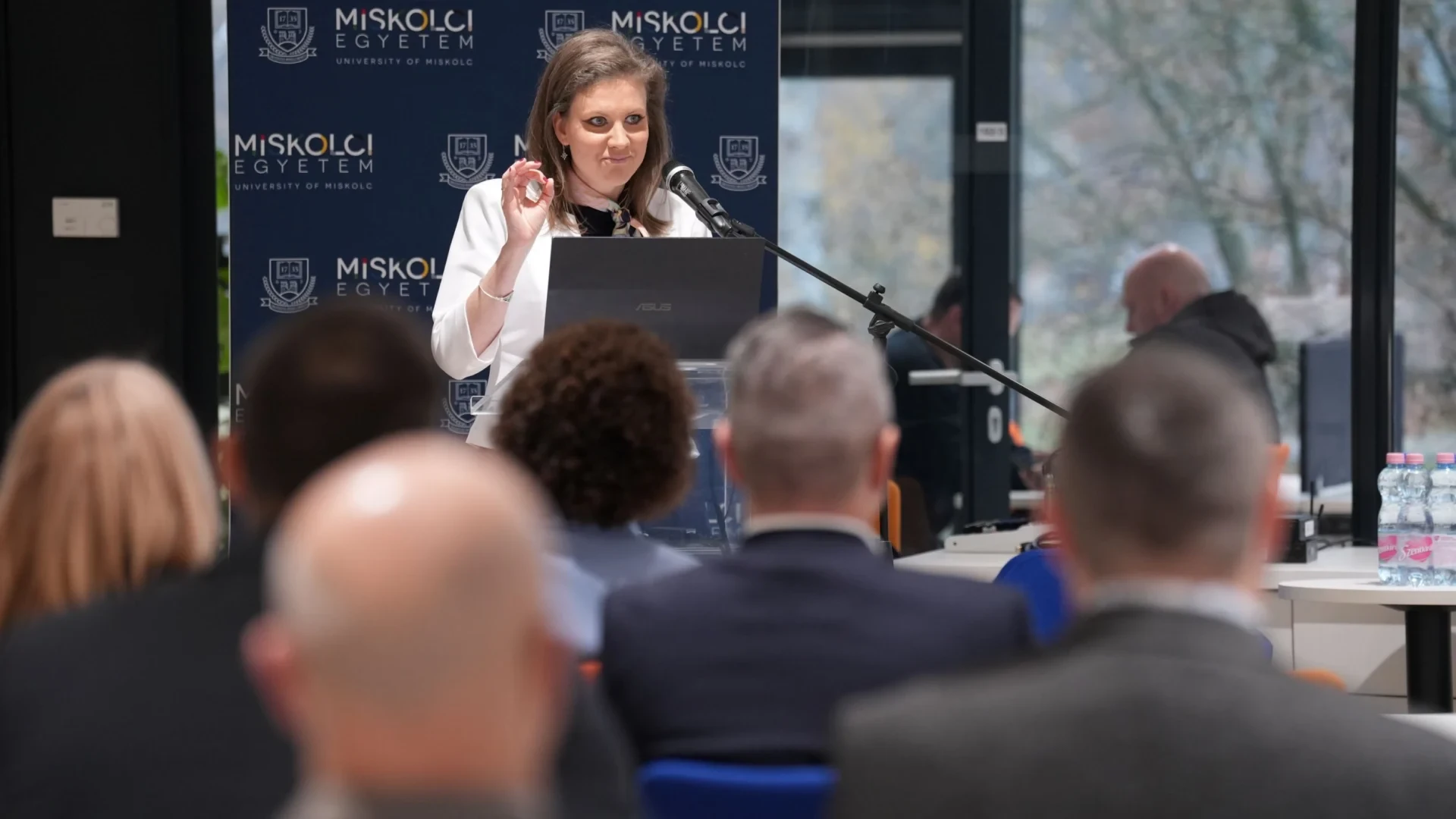 25-12-10_circletech6