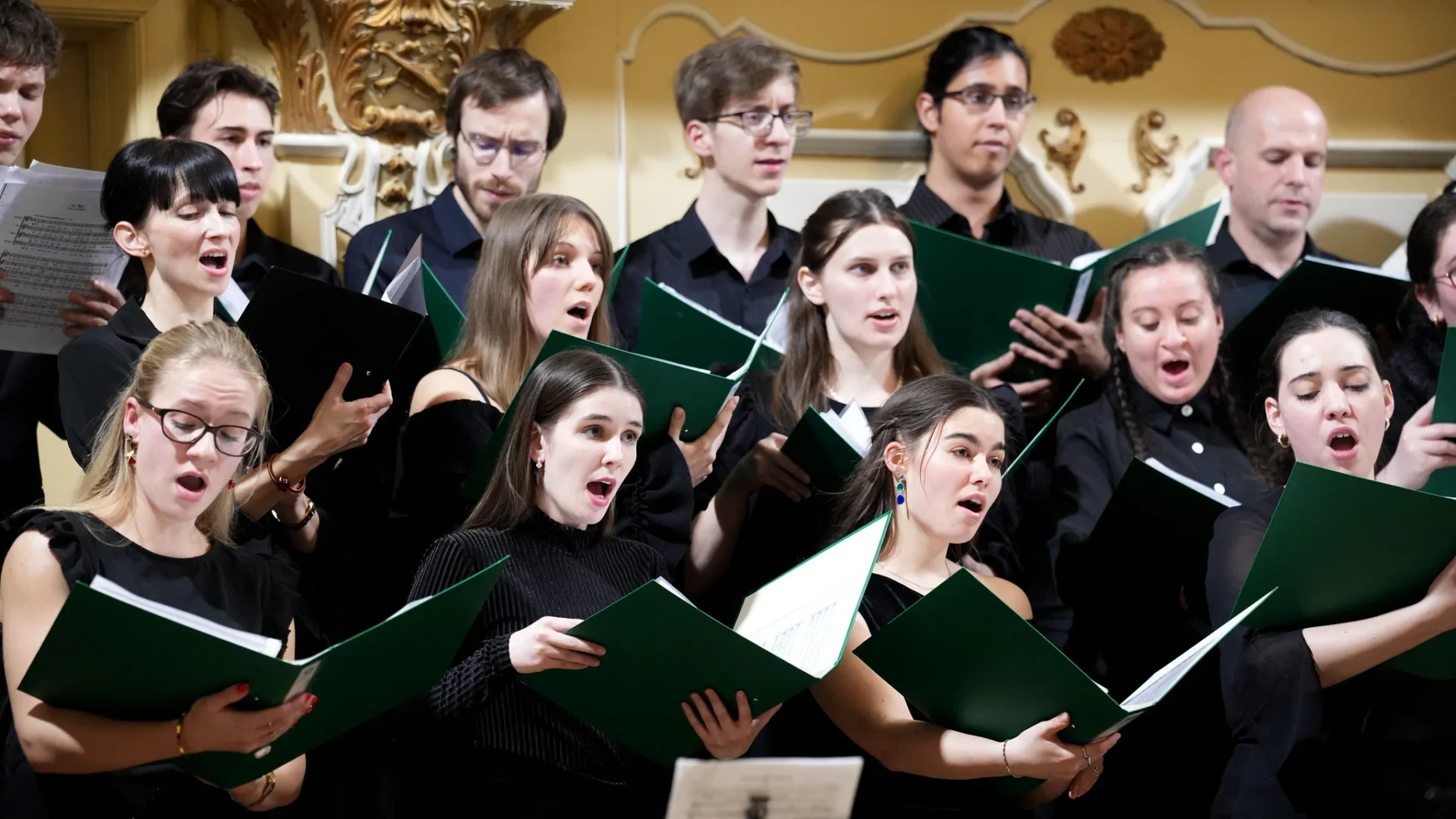 25-12-16_karacsonyi-hangverseny (1)