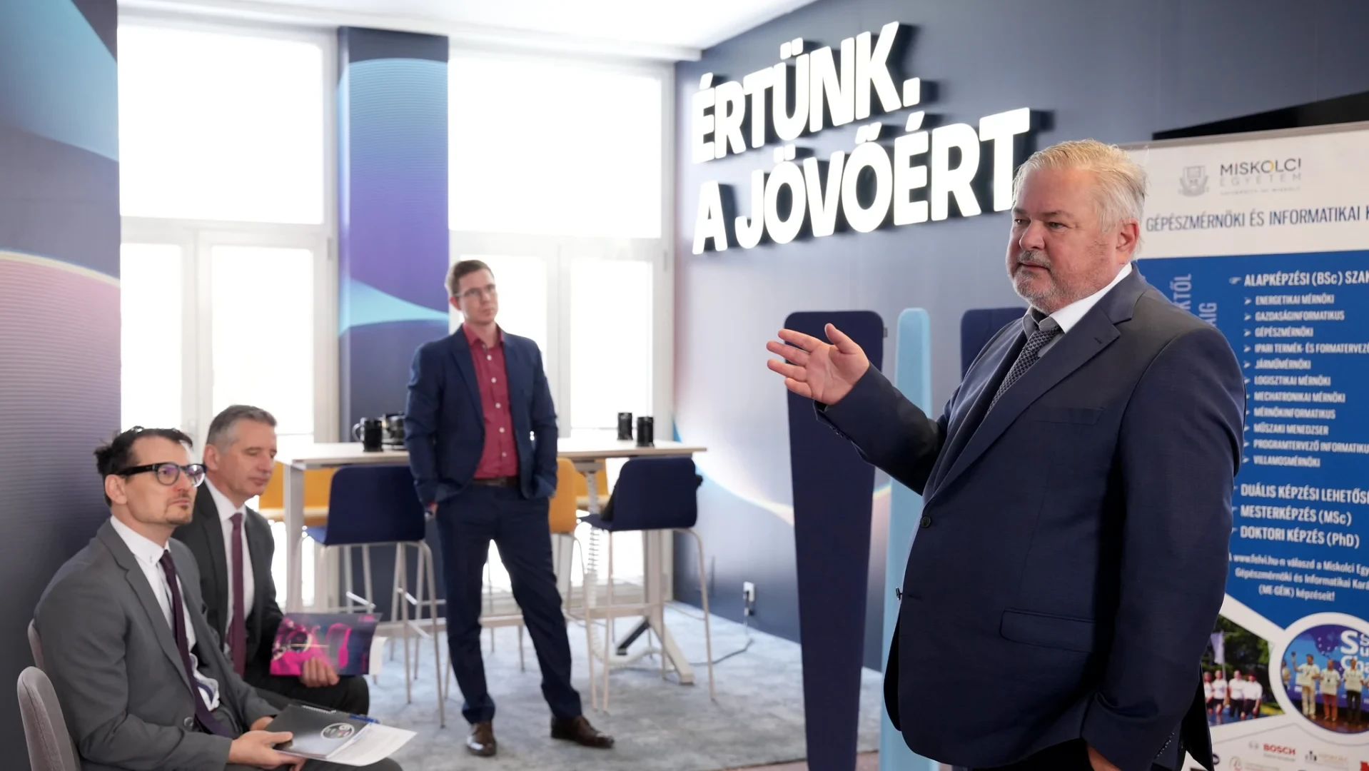 26-01-15_MV-tanszek-egy-év3