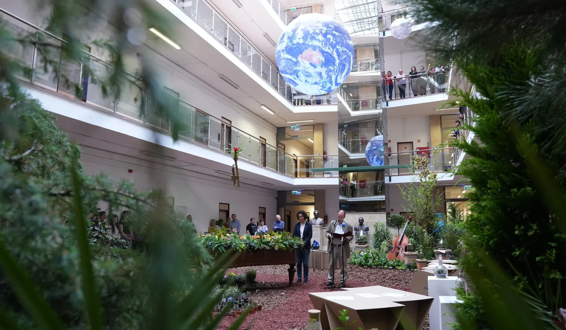 26-04-22_fold-napja-kert (1)